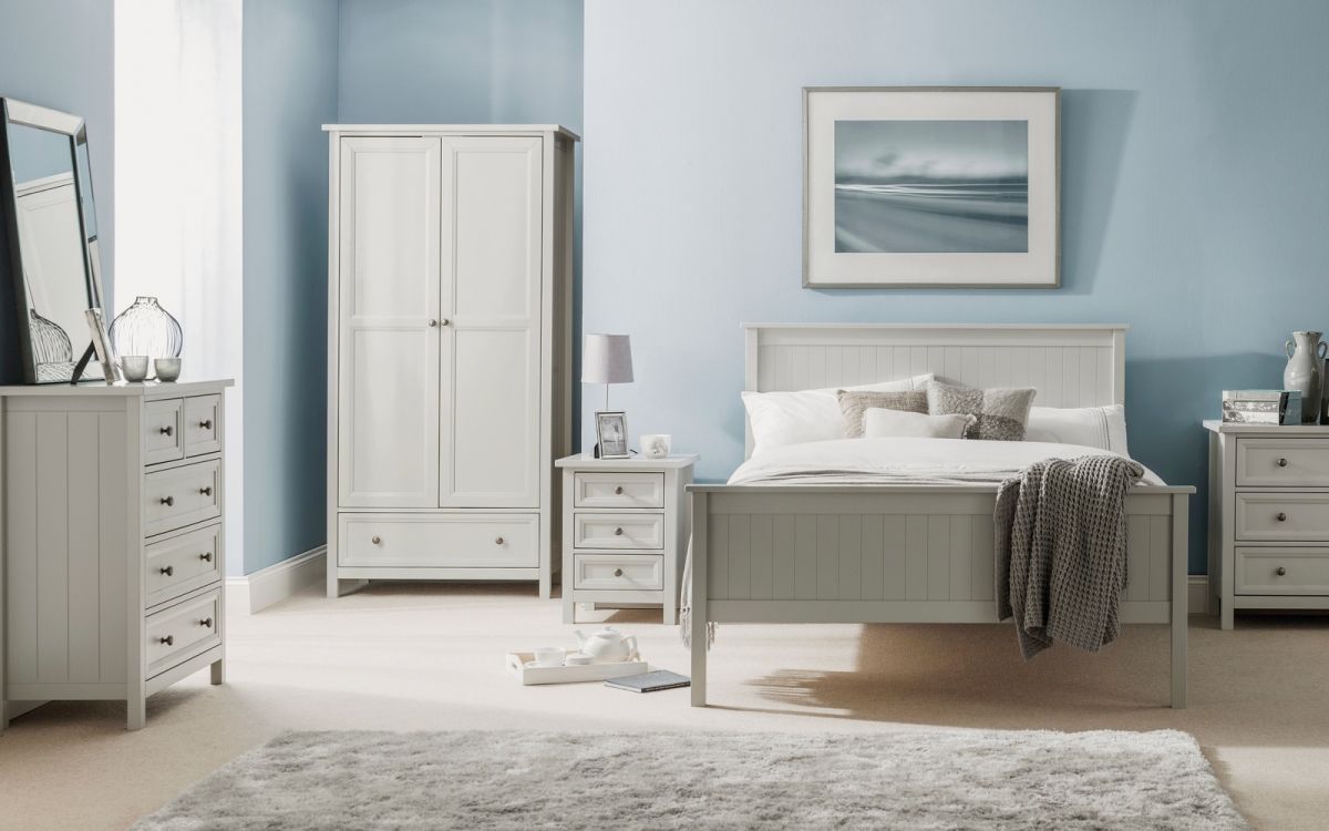 Maine Dove Grey Wooden Kingsize Bed