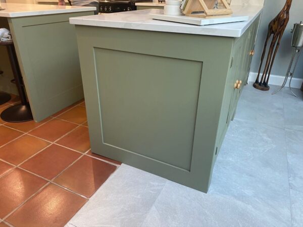 Cotswold Painted Solid Wooden Kitchen Island - Image 3